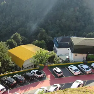 Golden Forest Estalagem